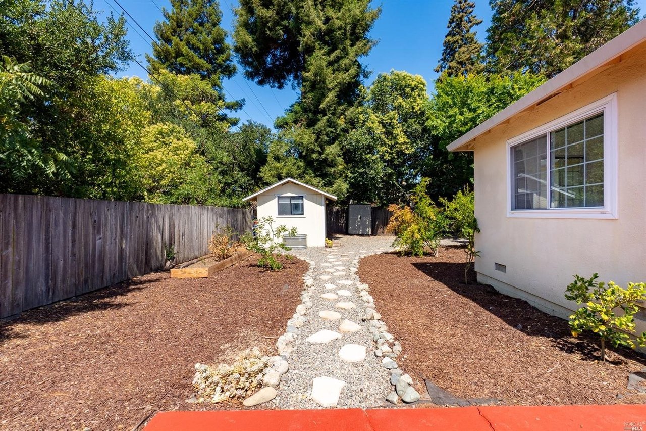 6 Boulevard Ct