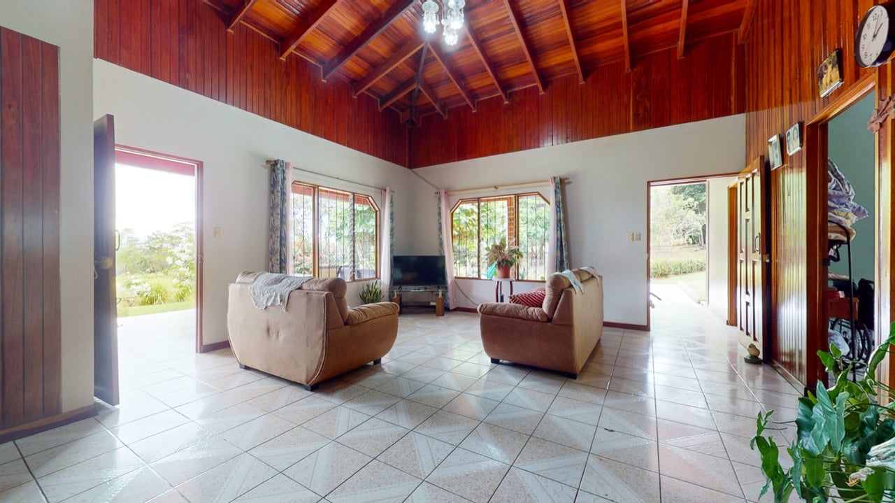 House for Sale in Ojochal, Costa Rica – Traditional Charm on 2.75 Acres