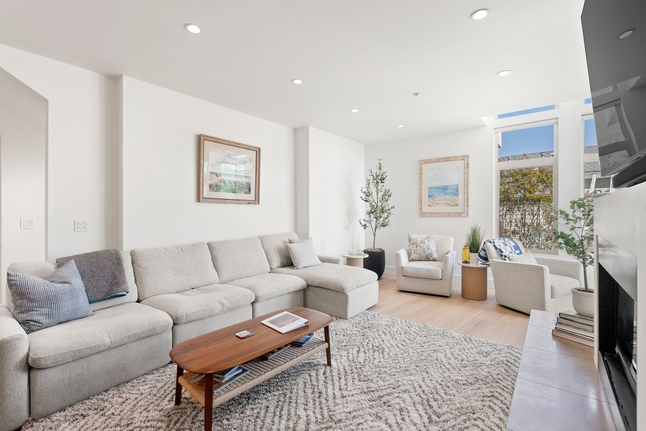 OCEANSIDE BEACH HOUSE