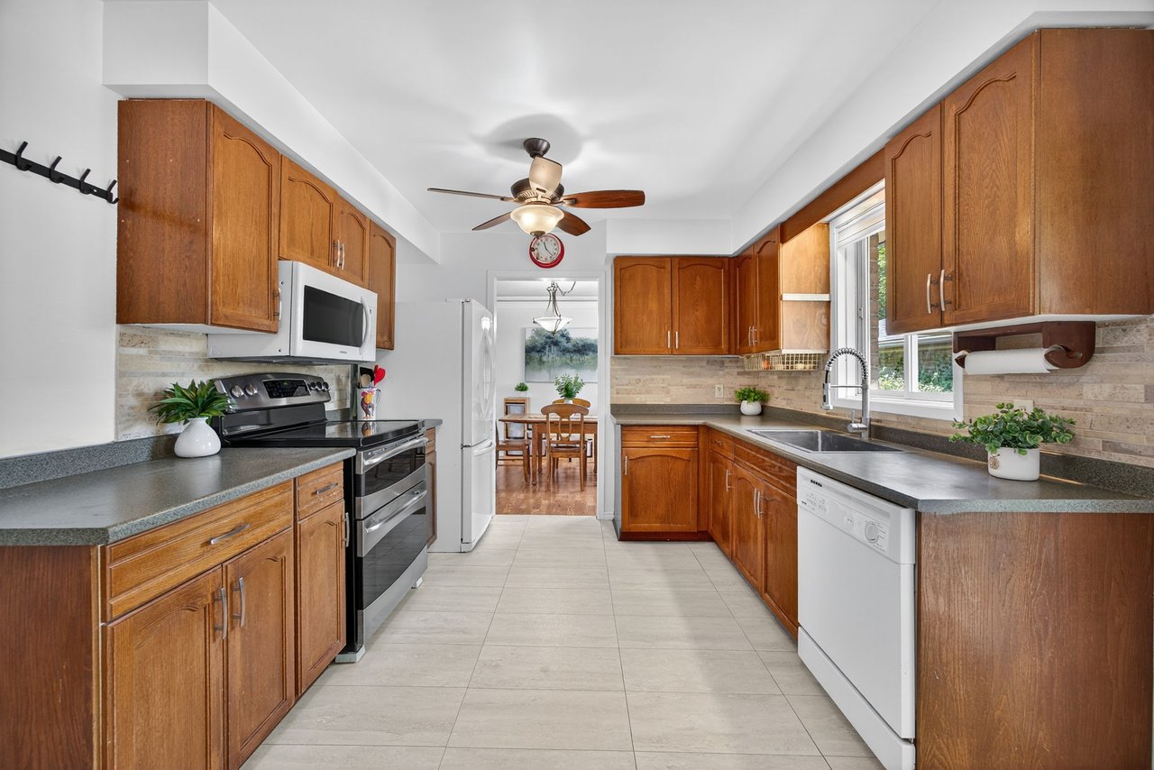 242 East Street, East Gwillimbury