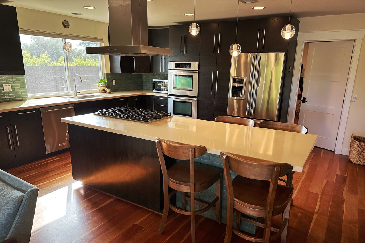 26024 Farmfield Road, Calabasas