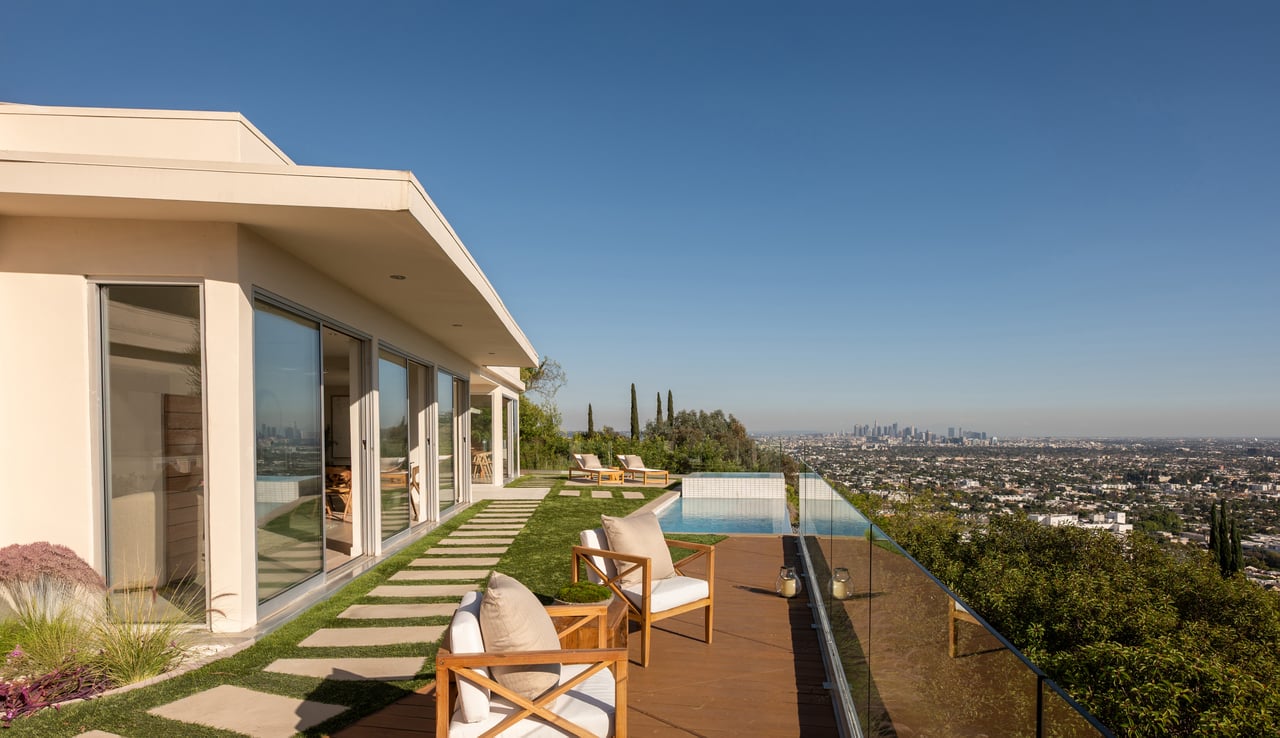8515 Hedges Way, West Hollywood