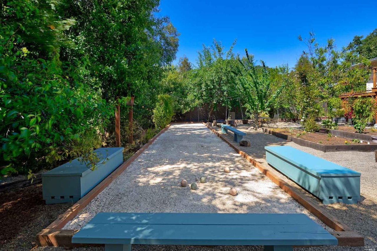 60 Oak Grove Avenue, Woodacre