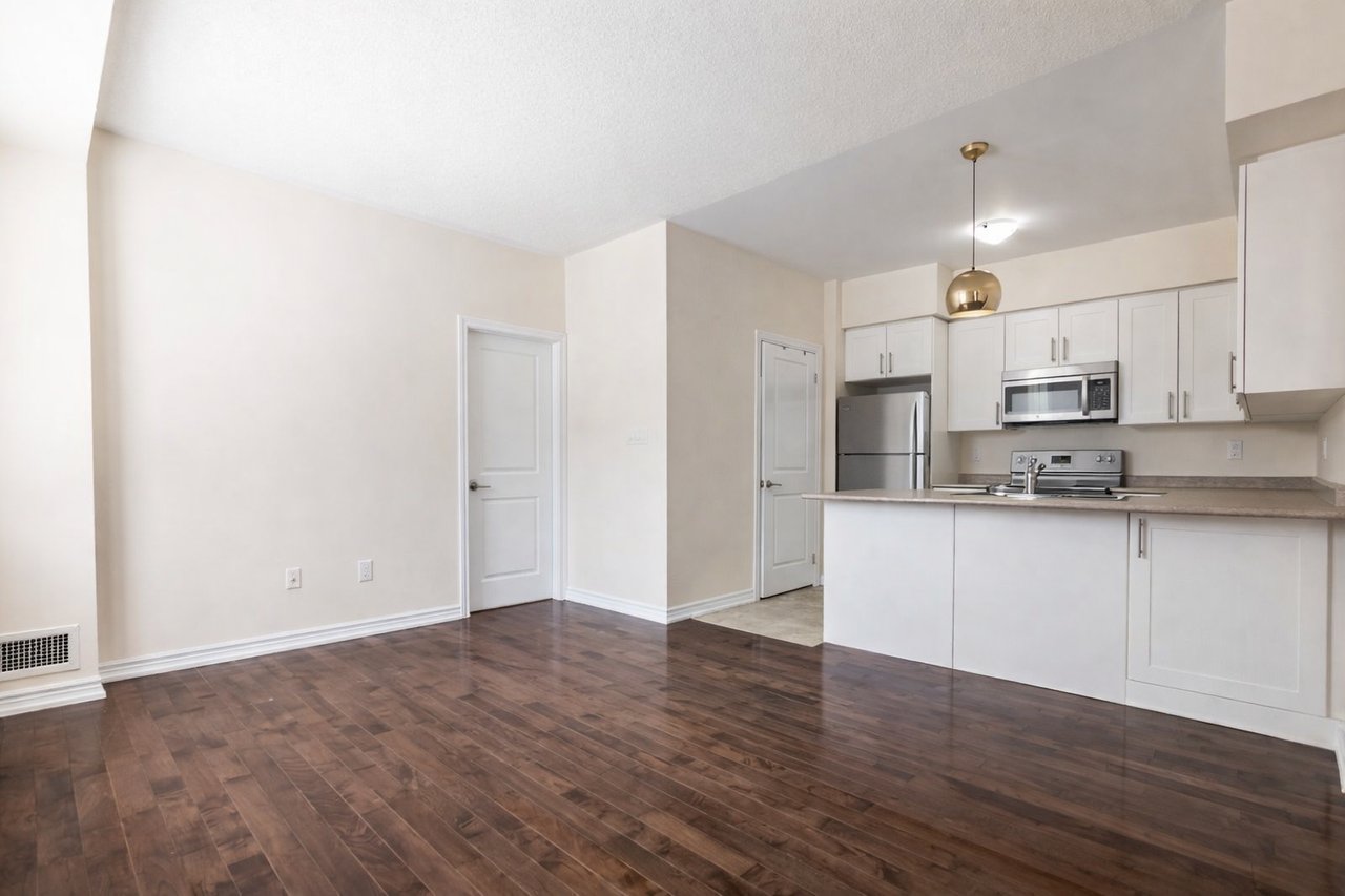 2 bedroom stacked townhouse in Oakville's Uptown Core