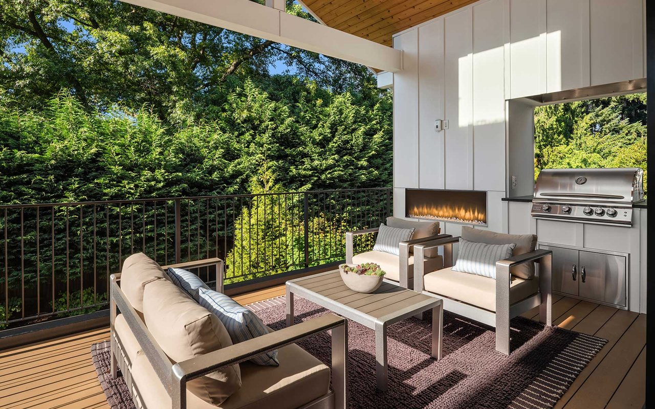 Luxury. Lifestyle. Location.