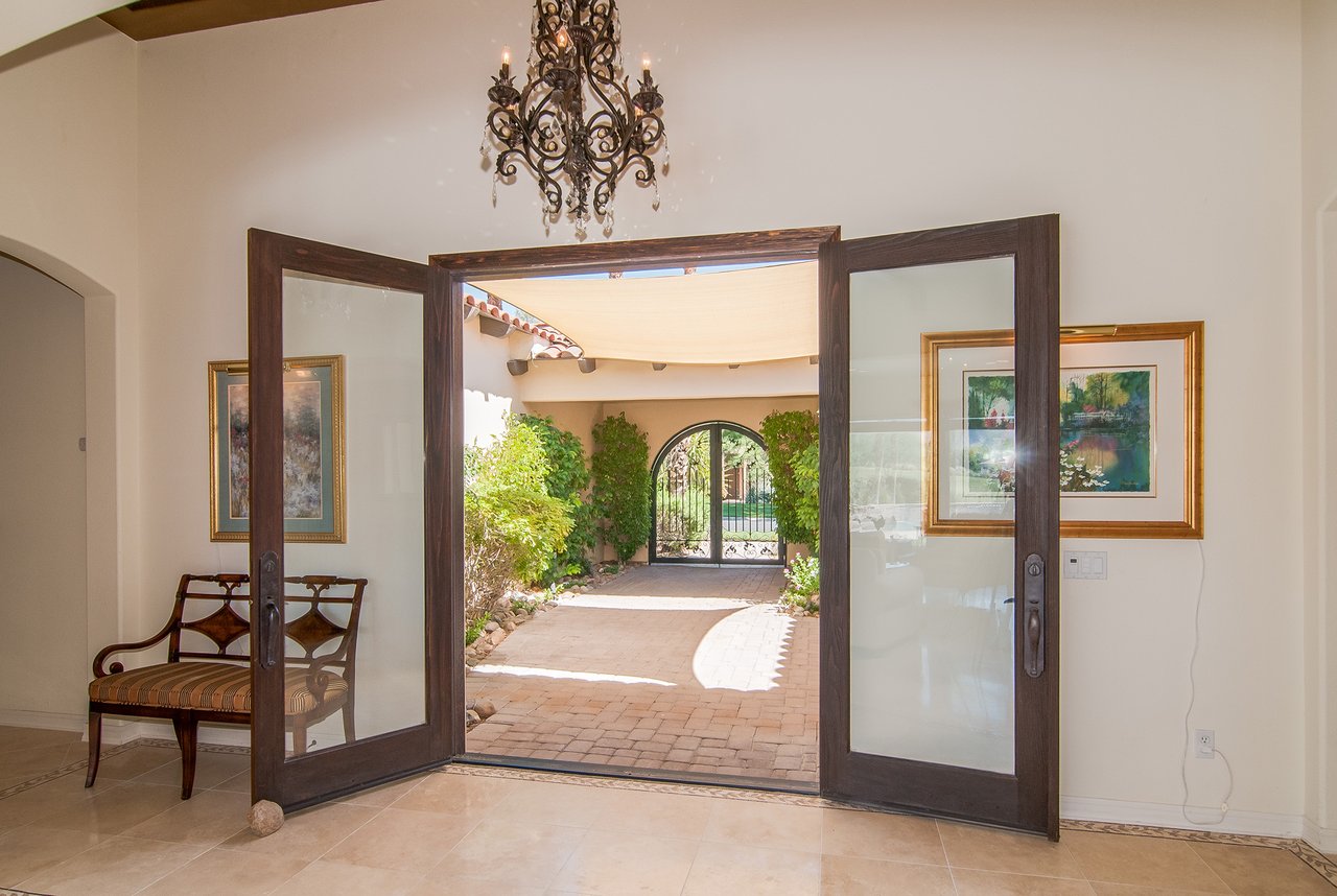 Mission Hills CC: Views + Lifestyle + Golf