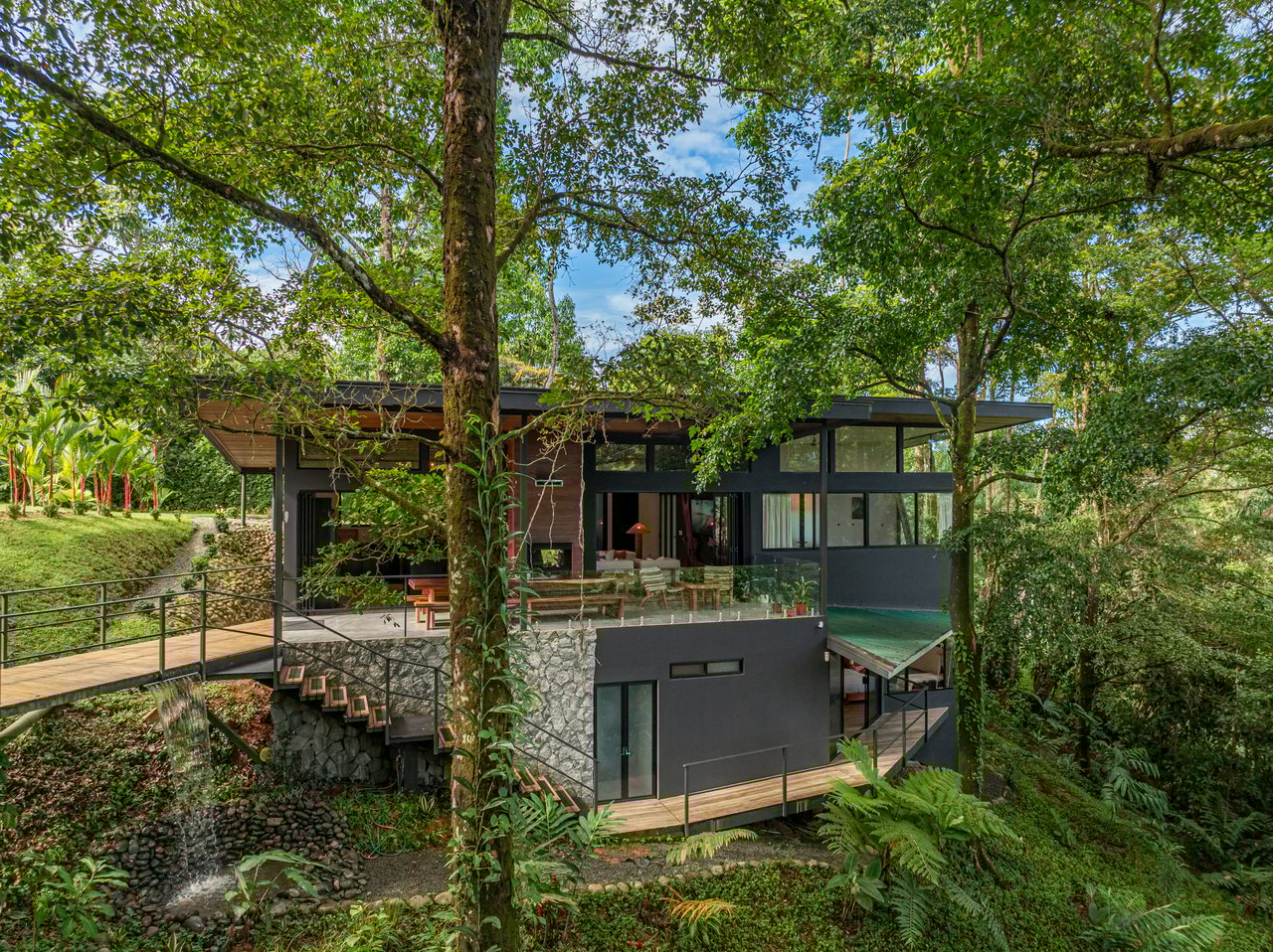 La Sombra Villas, Where Nature Meets Comfort in Tinamates!