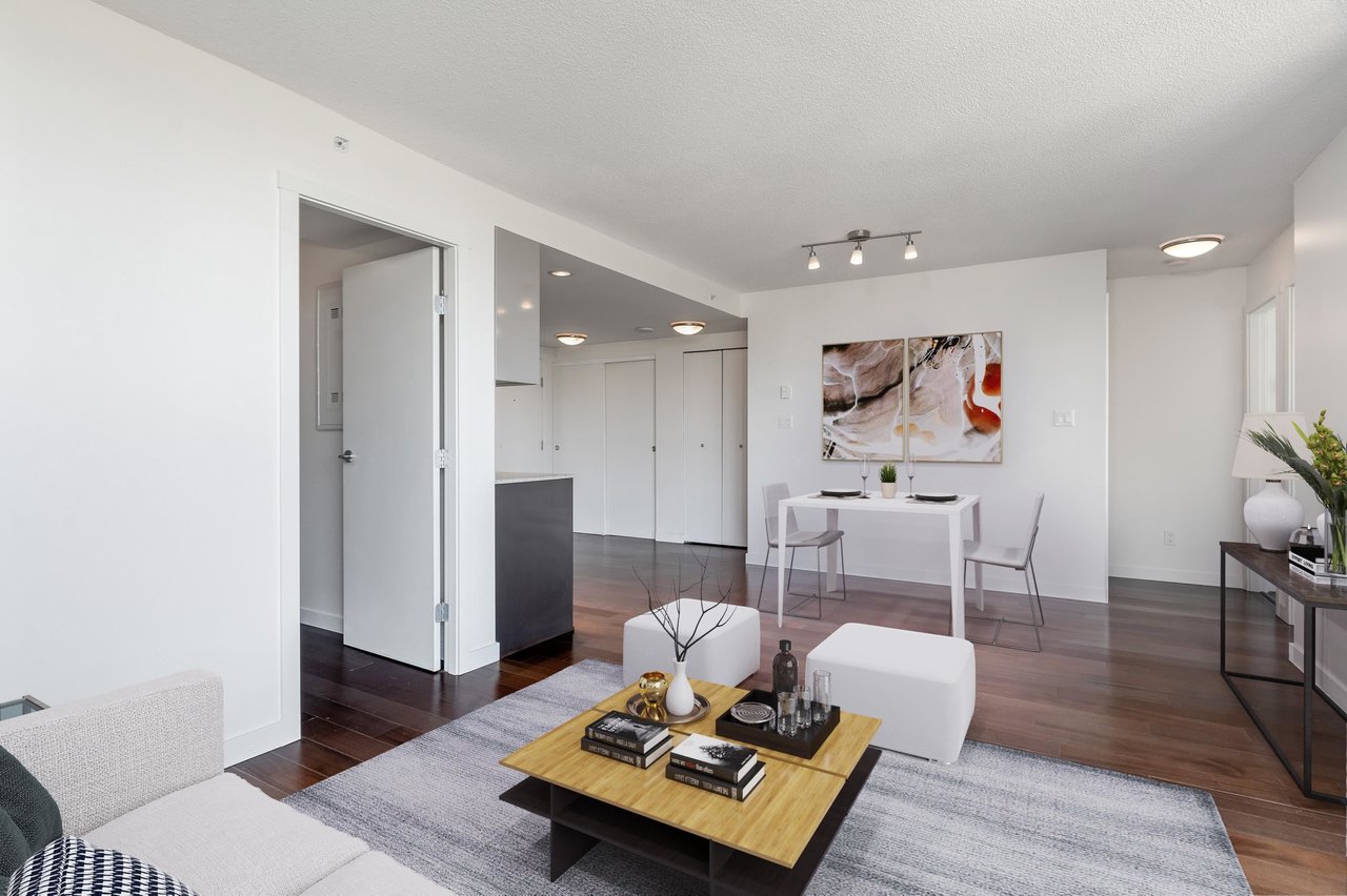 445 W 2nd Ave