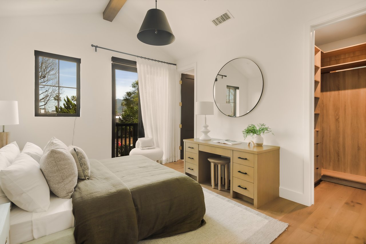 4261 Denny Ave, Toluca Lake 