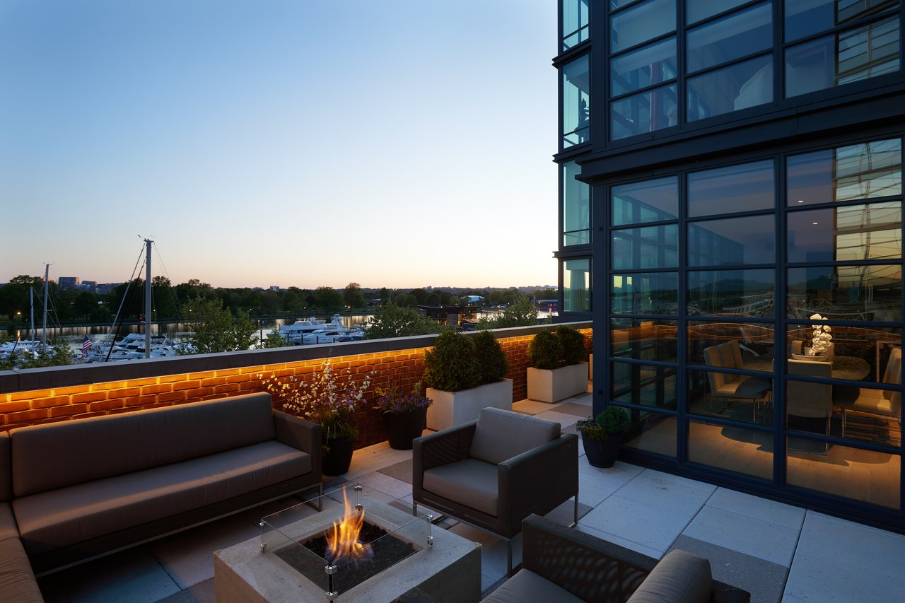 45 Sutton Square SW #306