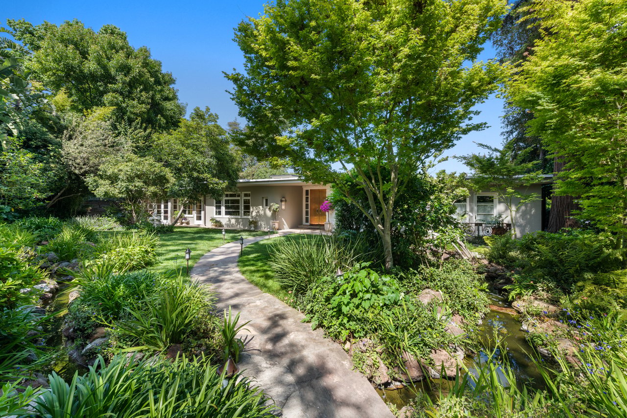 810 Foothill Rd