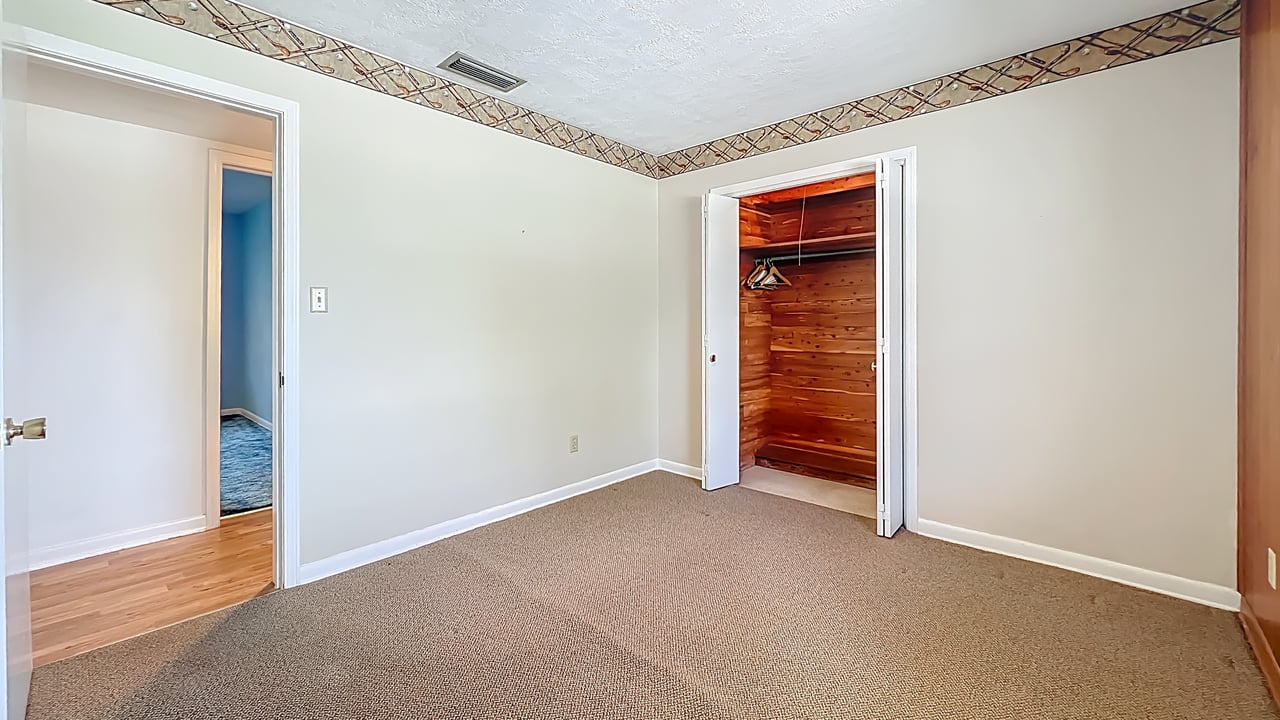 Mid-Century Modern 4-Bedroom in Dommerich Hills, Maitland