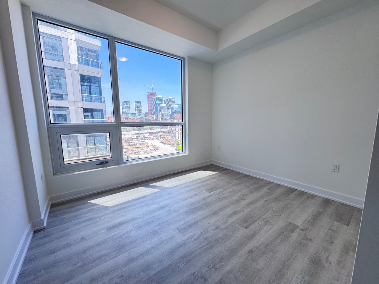 15 Richardson Street Unit: 418