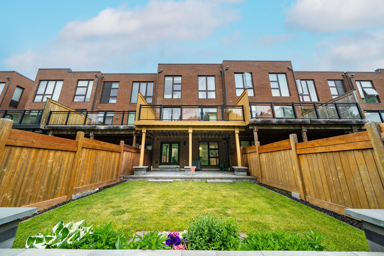 20 Crestridge Drive