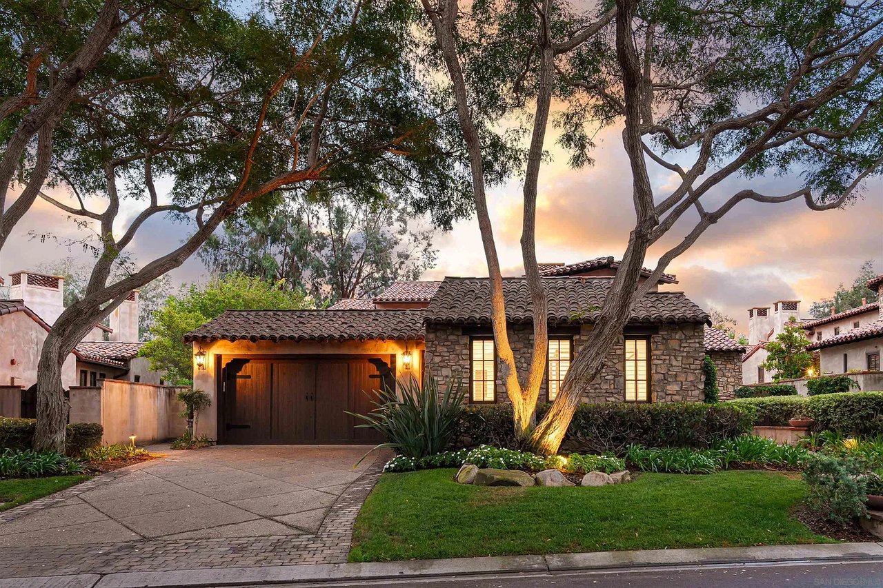 6833 Calle Portone