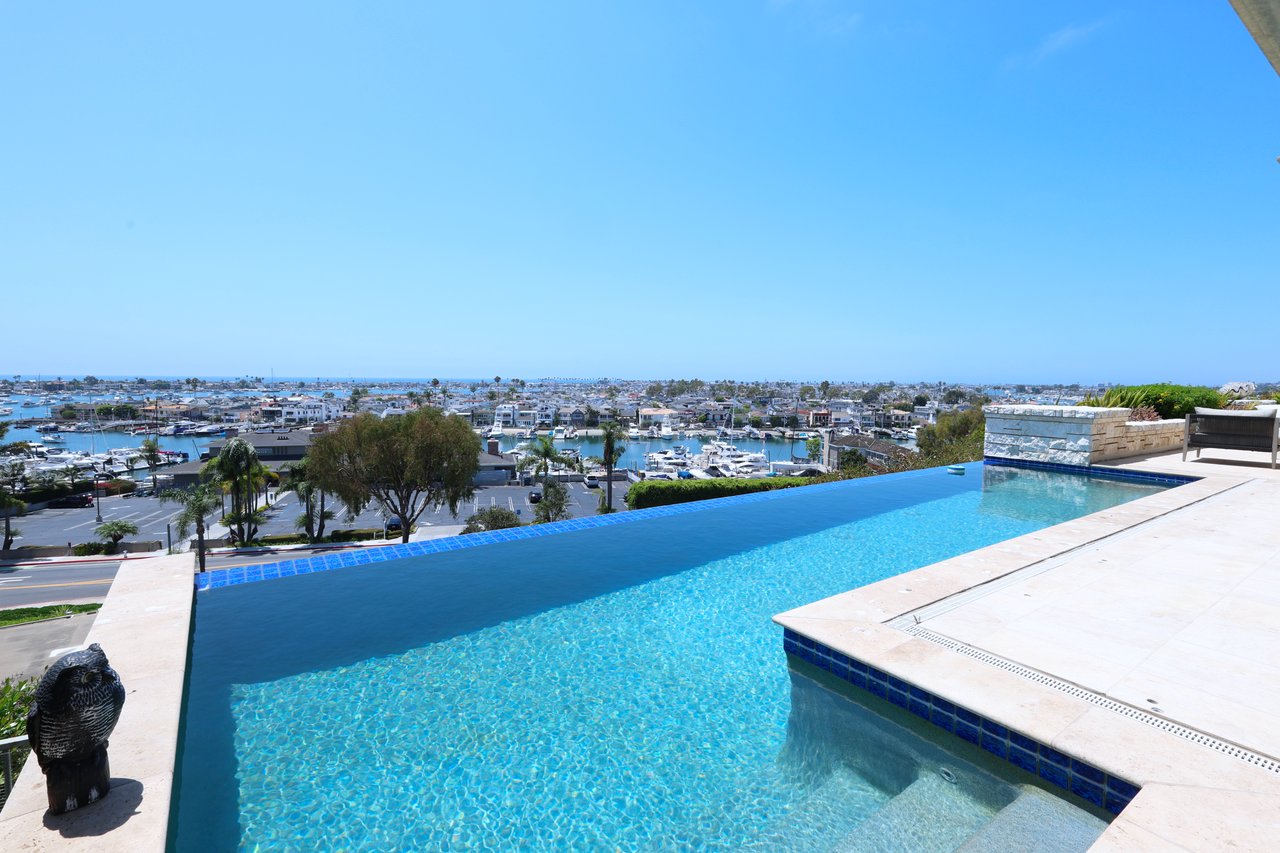 1535 Dolphin Terrace