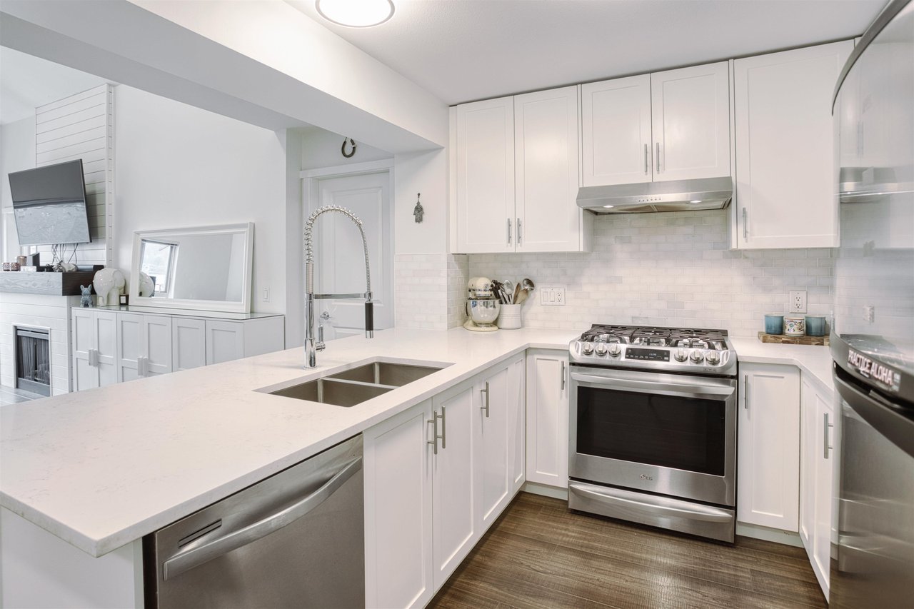 407-200 Klahanie Drive, Port Moody