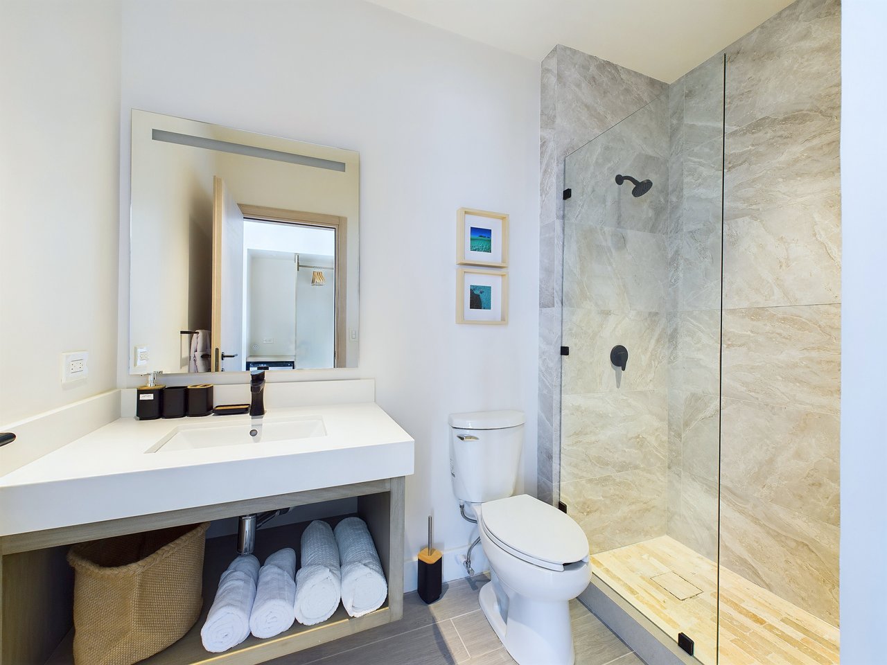 Arihini 502, West Bay