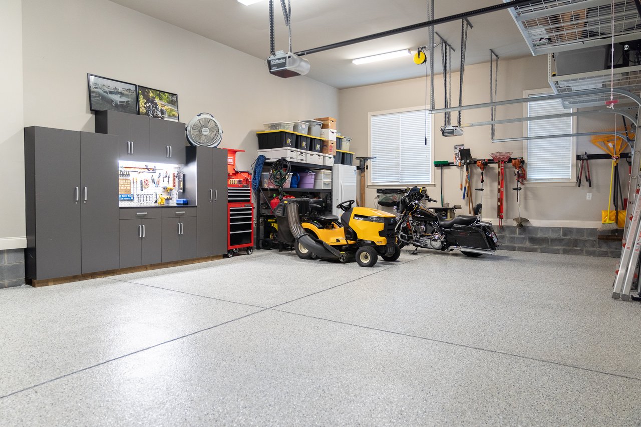 216 Colonial Ridge Drive