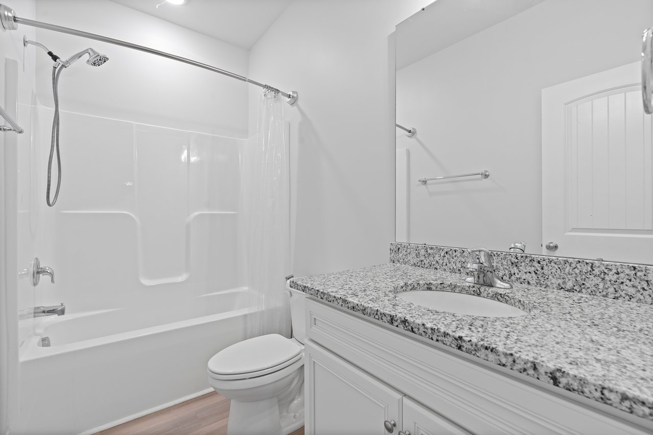 Modern Luxury Meets Spacious Comfort – 5BR/3BA Home