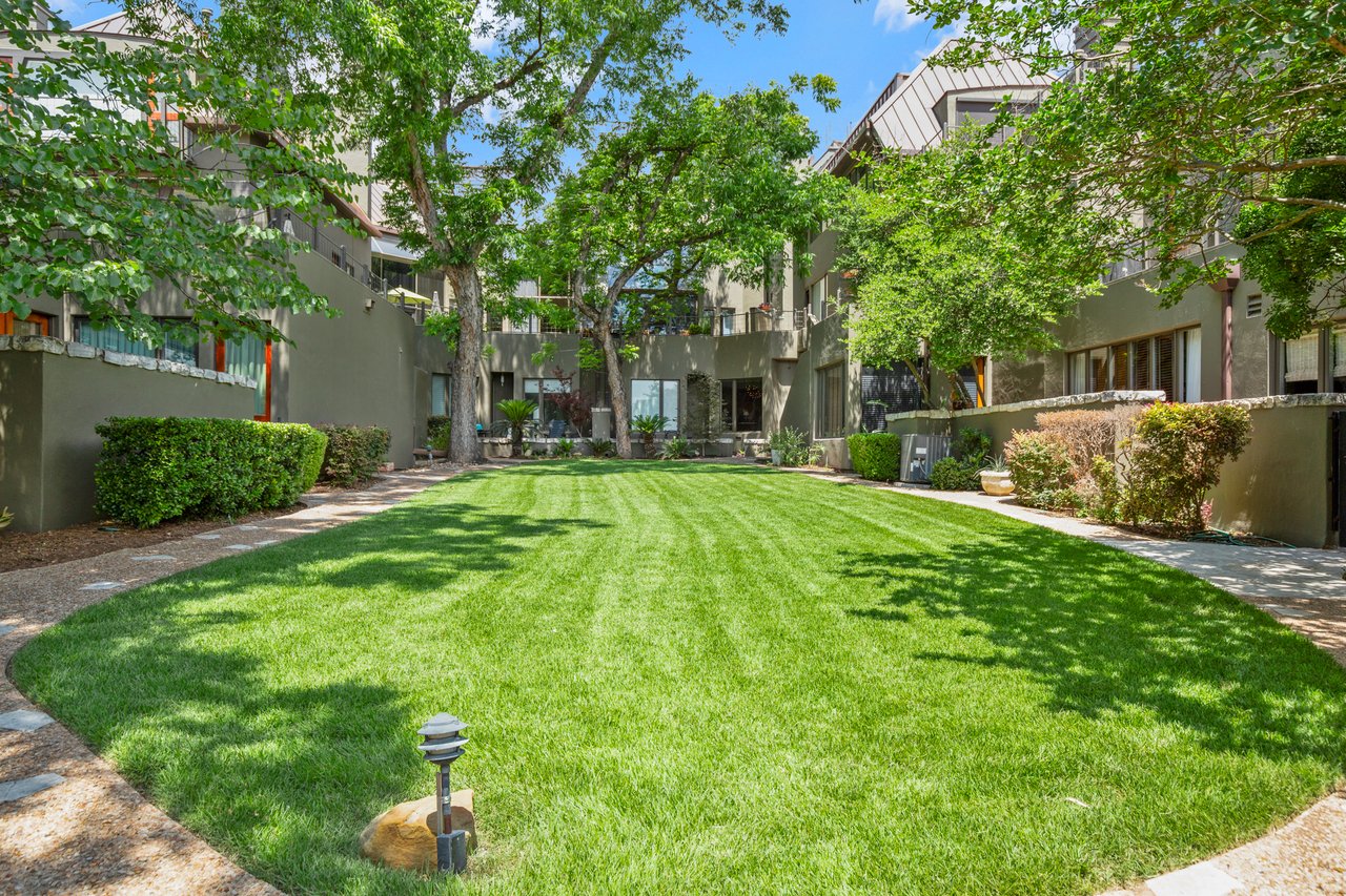 1111 W 12th