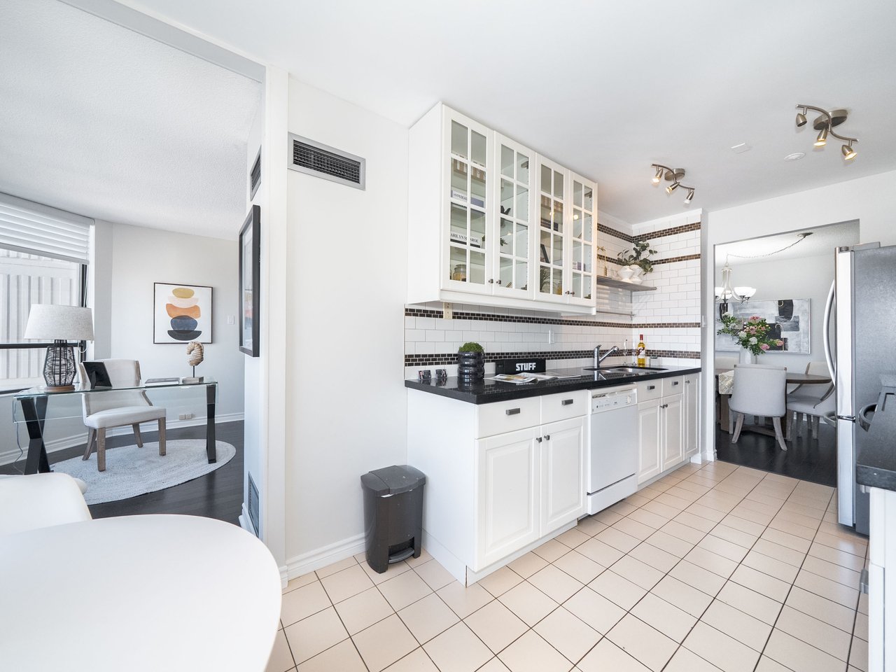 7420 Bathurst Street, 1602