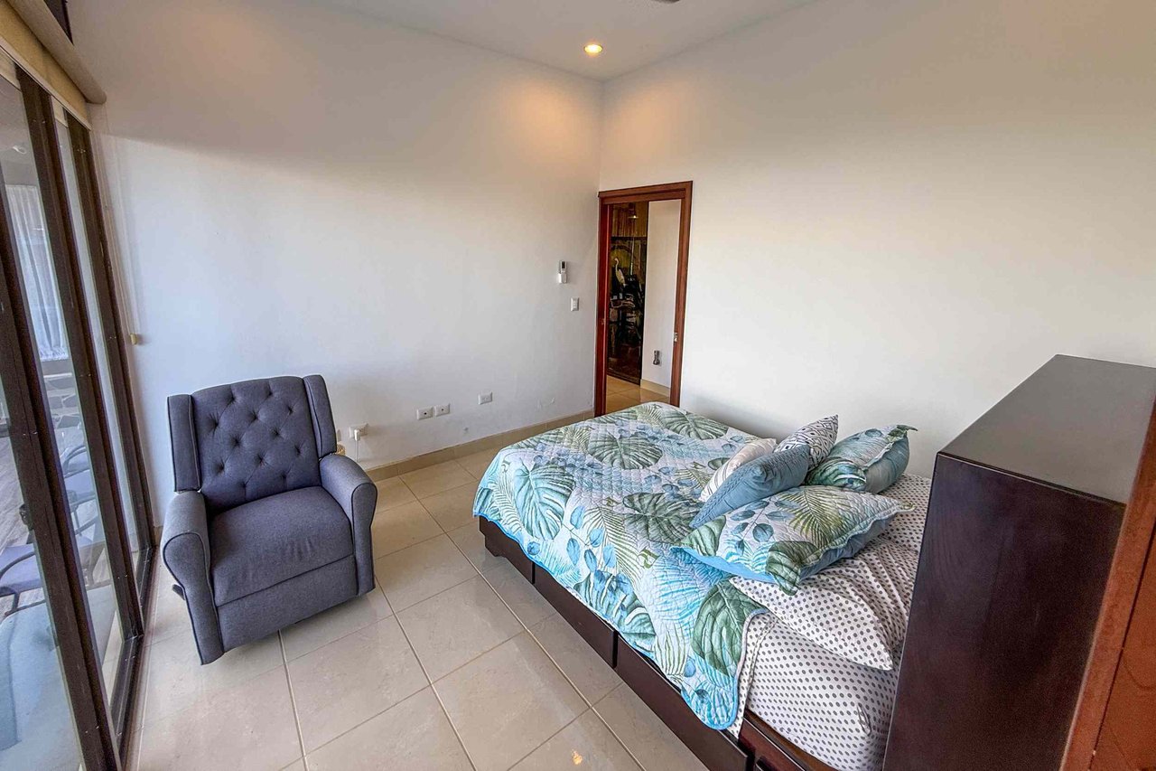 Panoramic Ocean View 4-Bedroom Home with Big Pool & Ample Space to Entertain in Ojochal Costa Rica