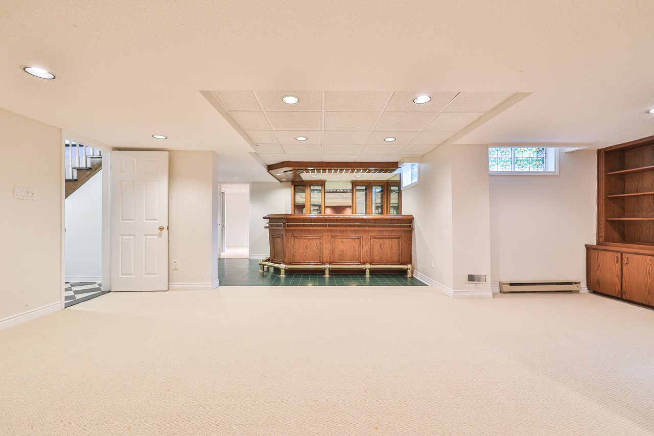 108 Whittington Place, Oakville