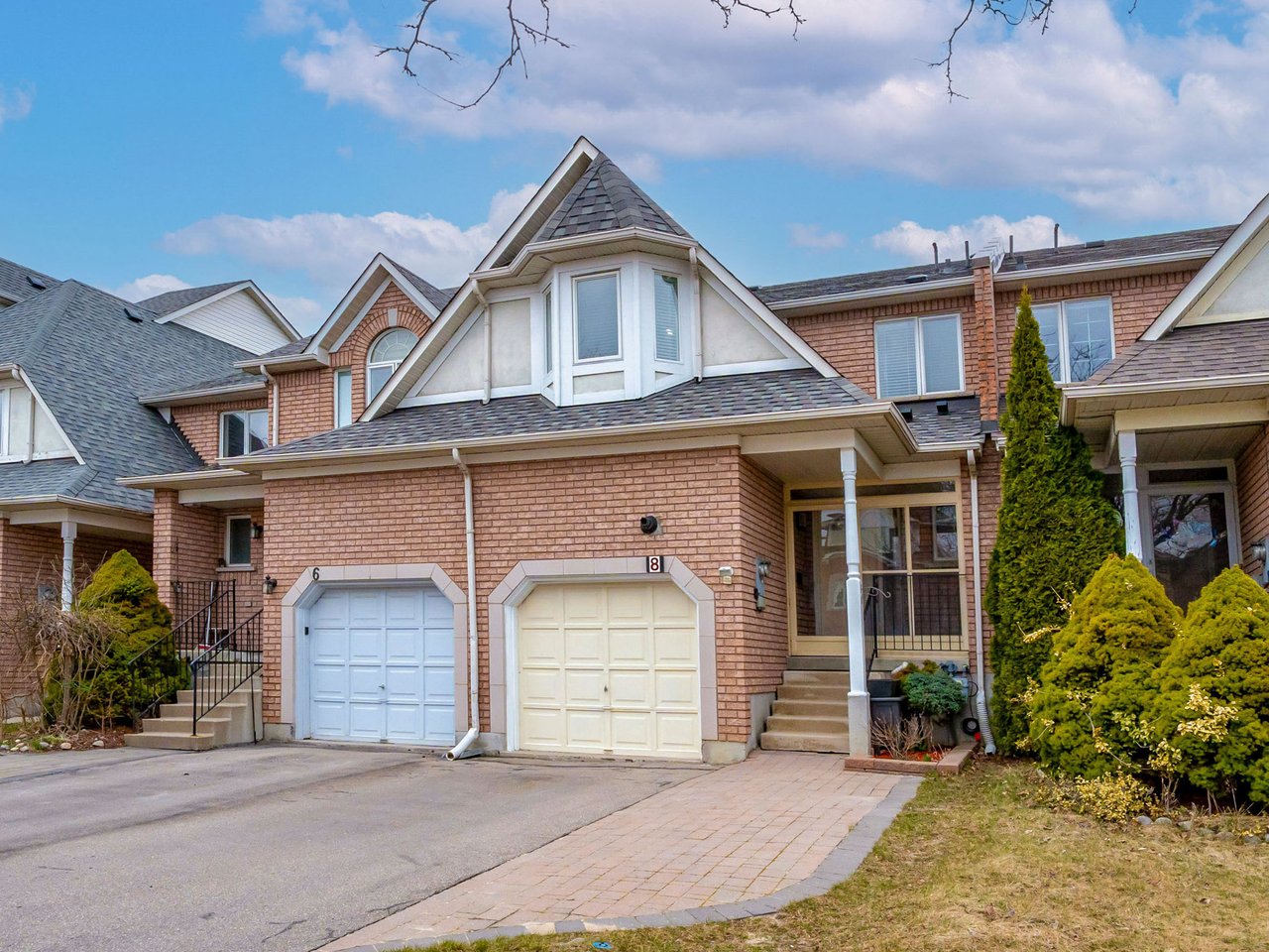 8 Queensway Drive