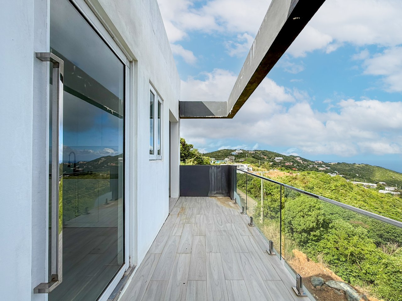 1104 Belle Vue 2 Bedroom Apartment