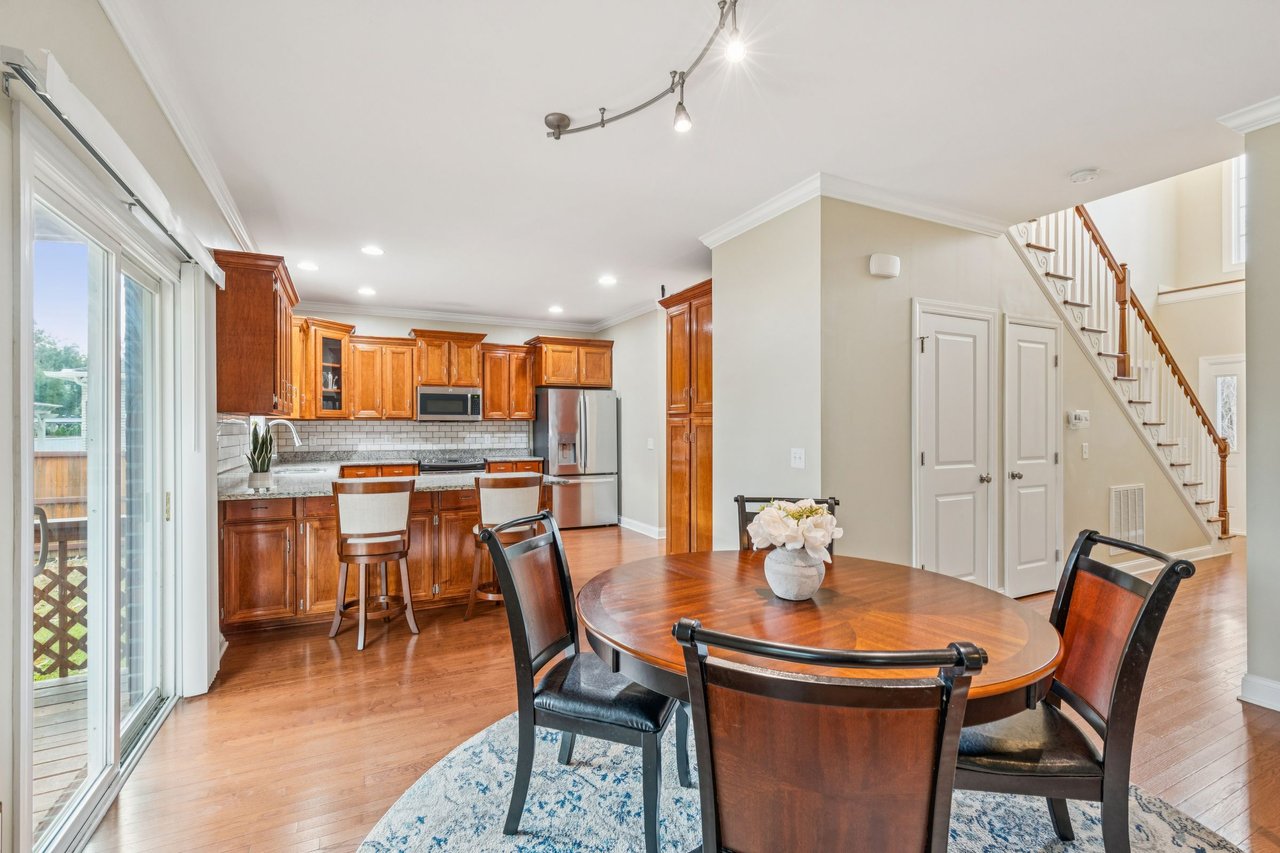 5516 Crescent View Dr