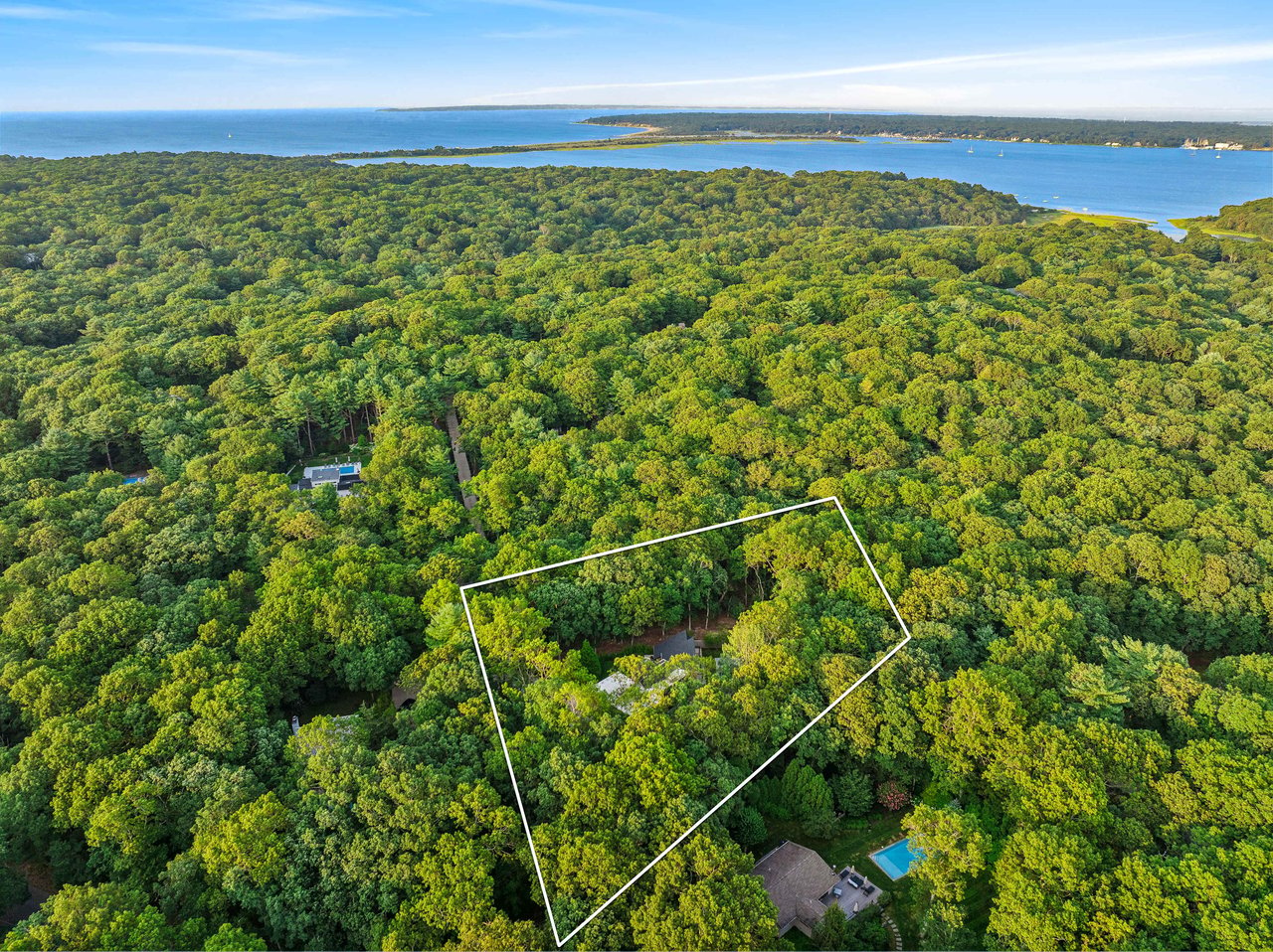 25 Alewive Brook Road, East Hampton