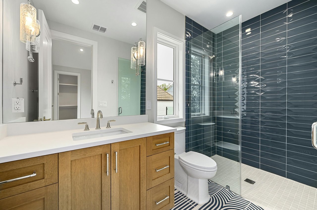 2400 Bridle Path