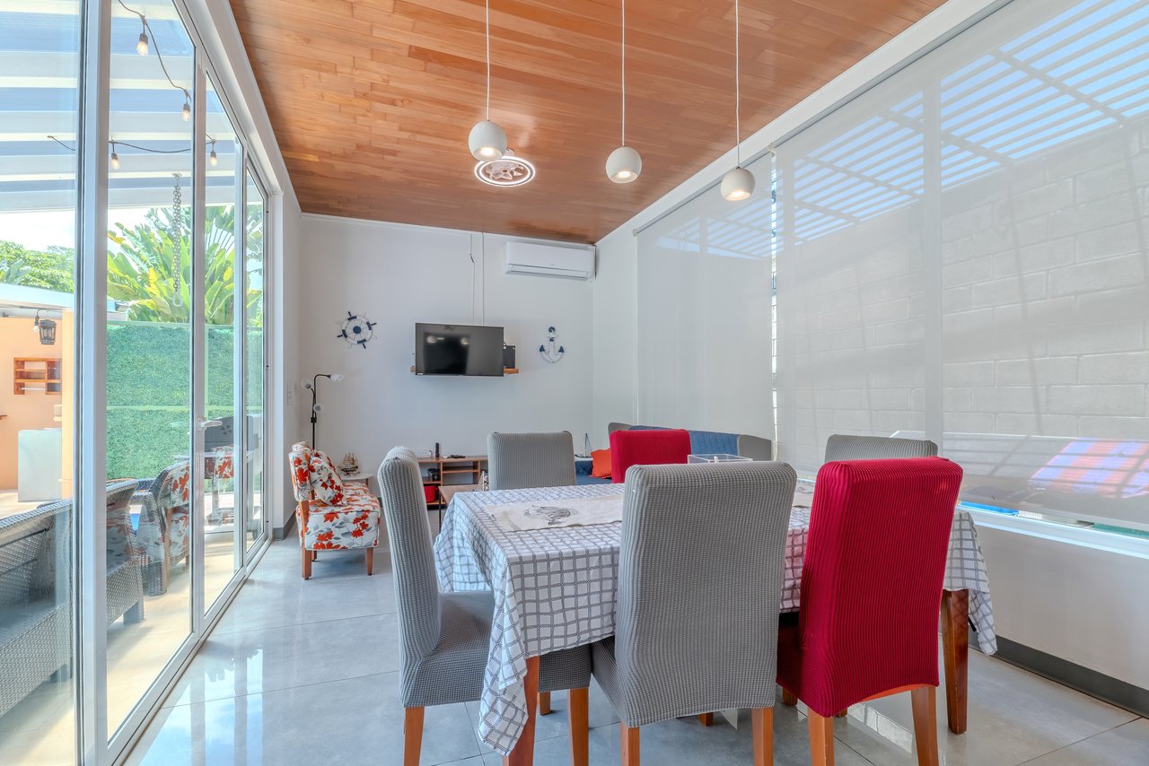 Playa Chamán Beach Home for Sale – 3 Br, Pool, Walk to the Beach | $329,000
