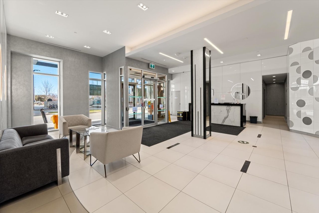 30 Meadowglen Pl 1106