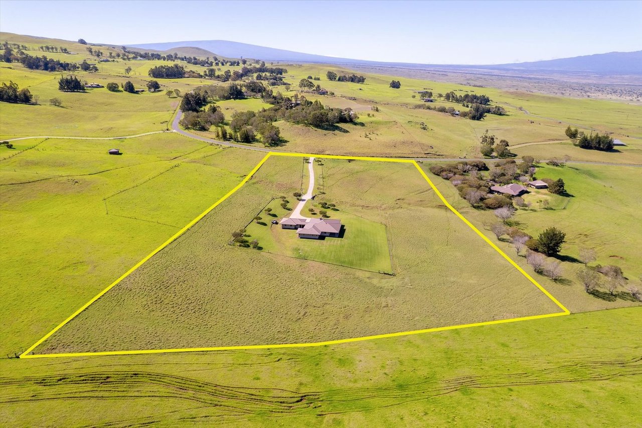 67-1027 Wainoenoe Rd