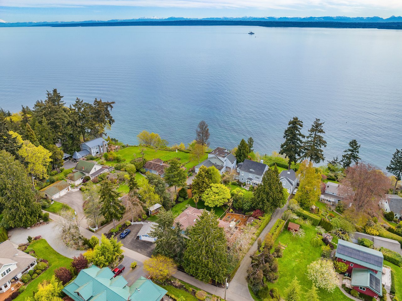 Rolling Bay / Manitou Beach