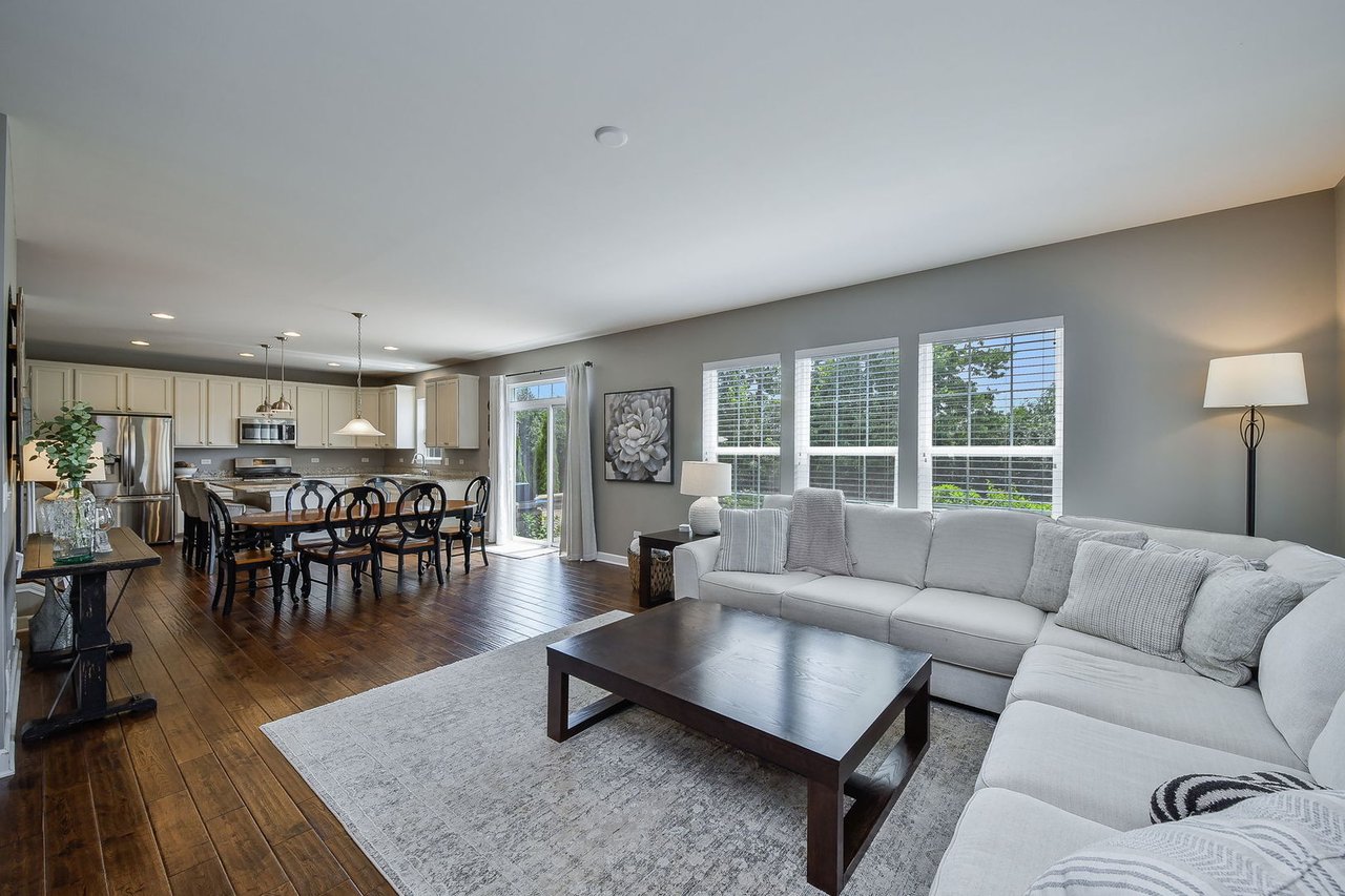 570 Amy Ln Wheaton IL | New Listing in Wheaton Real Estate | Joe Soto