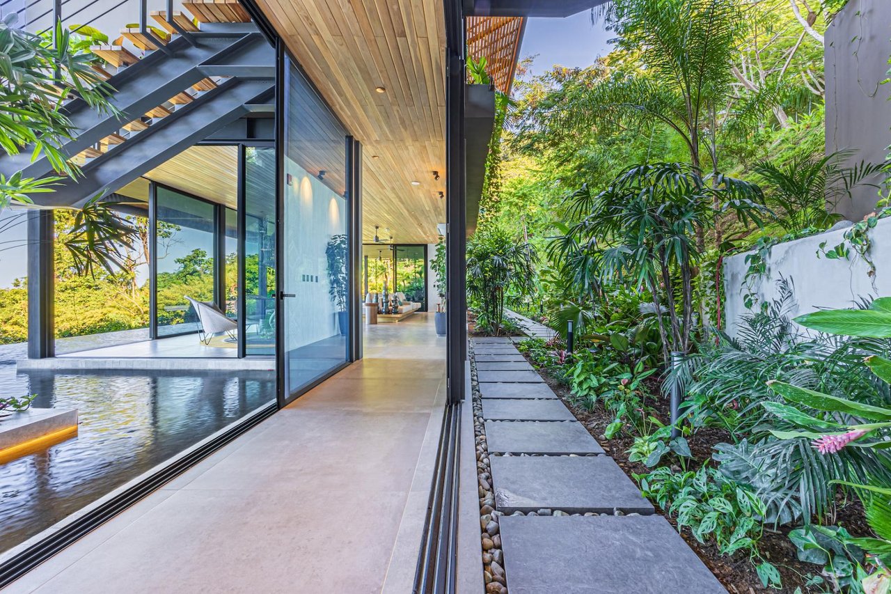 Designer Tropical Ocean View Home, Dominical, Puntarenas
