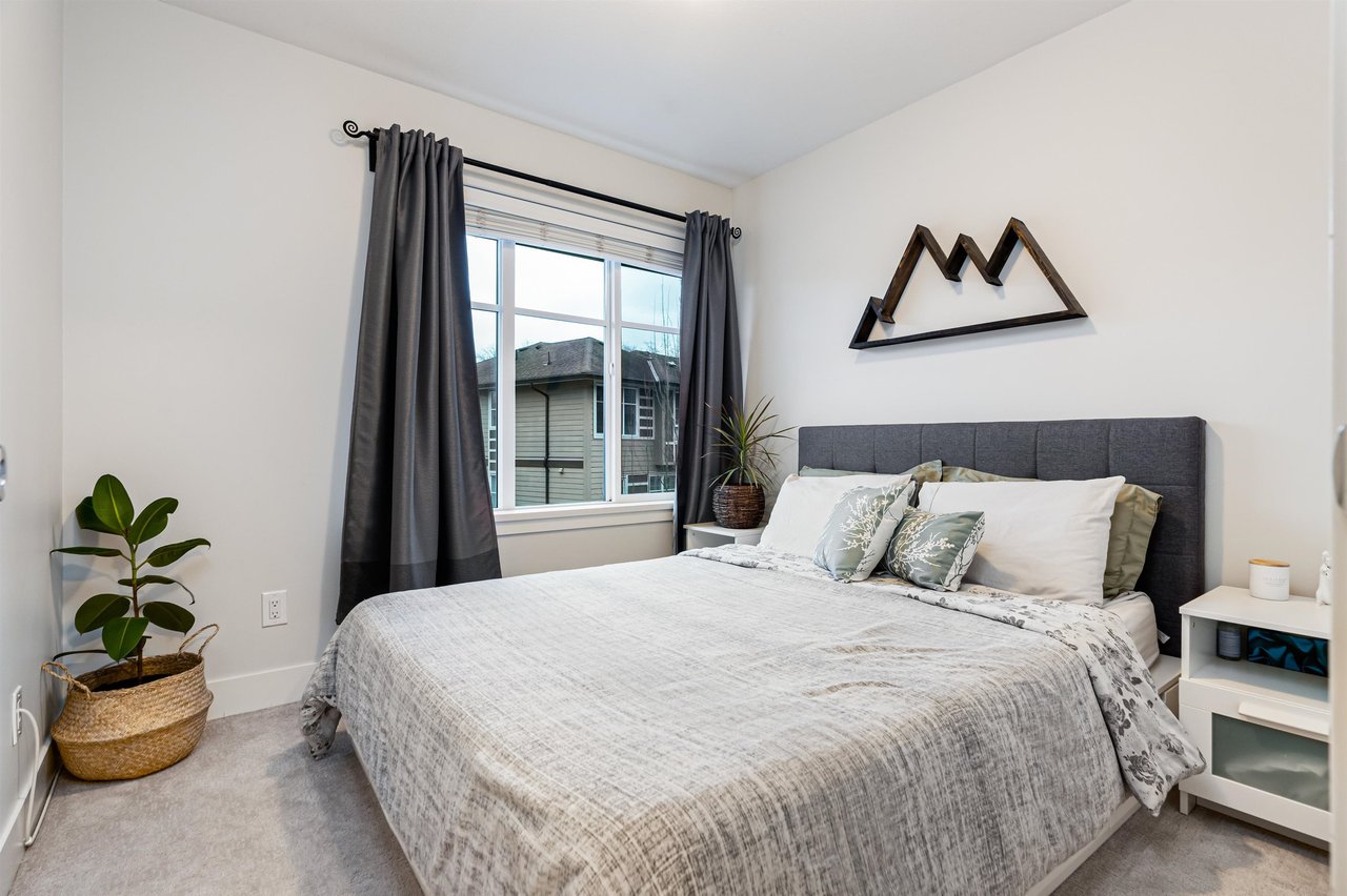 46-15405 31 Ave