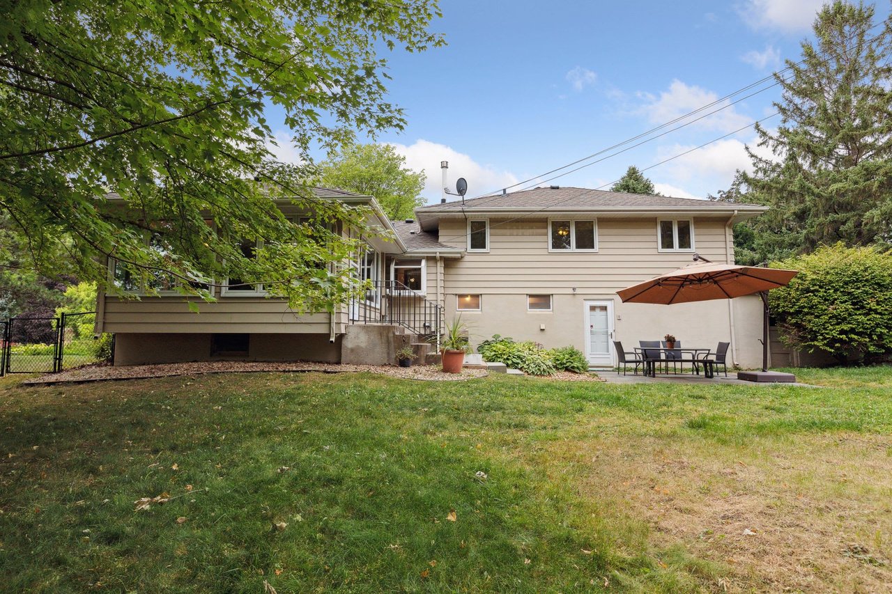 2460 Zealand Ave N, Golden Valley