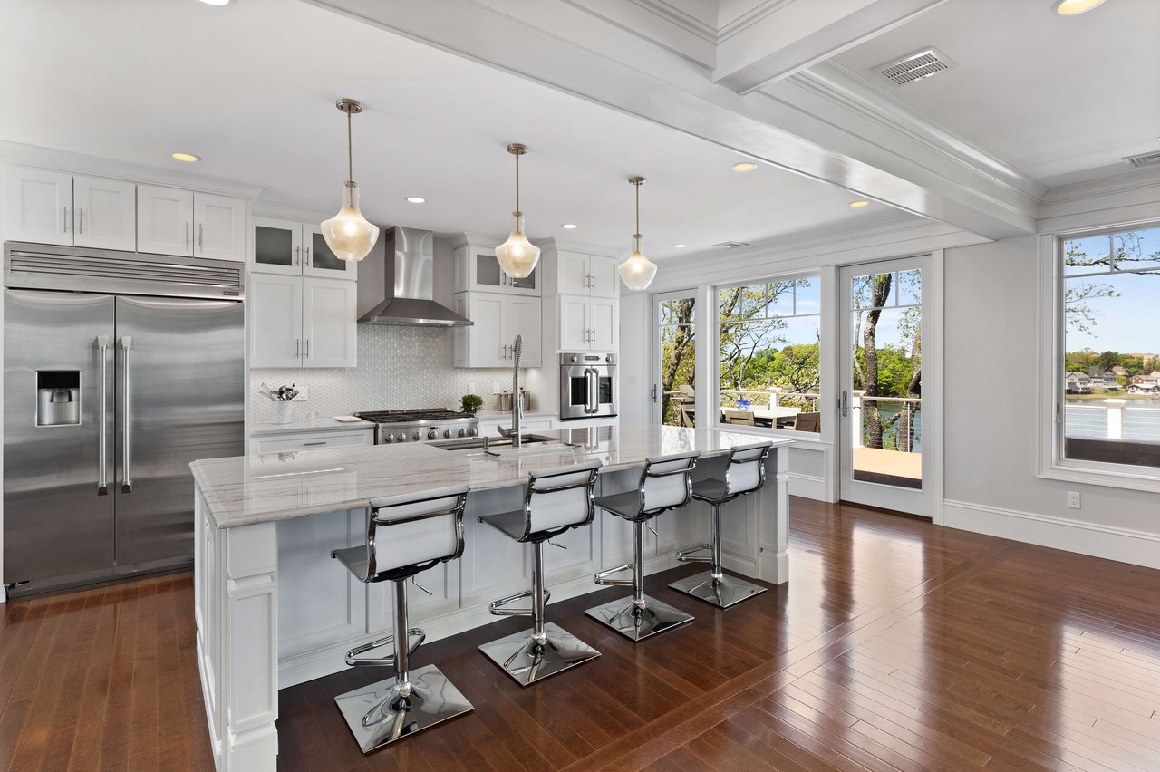 84 Robert Road, Marblehead