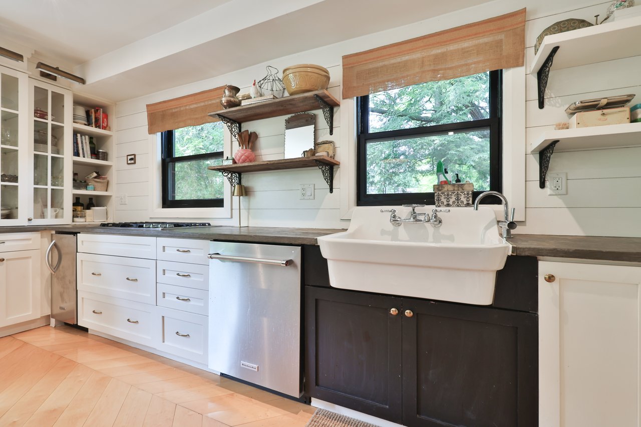 52 Kerr Street, Oakville