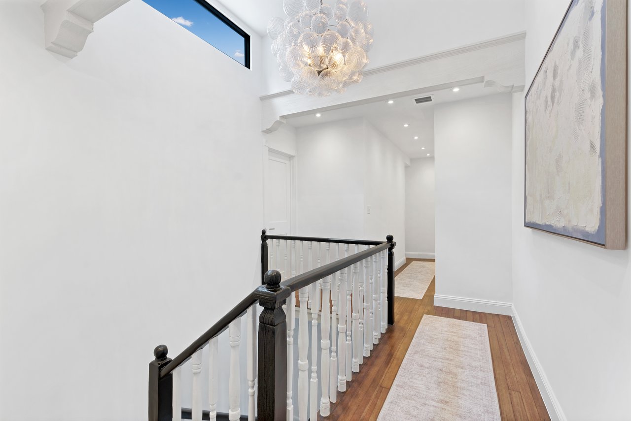 3700 Hibiscus Street "Casa Mamey"