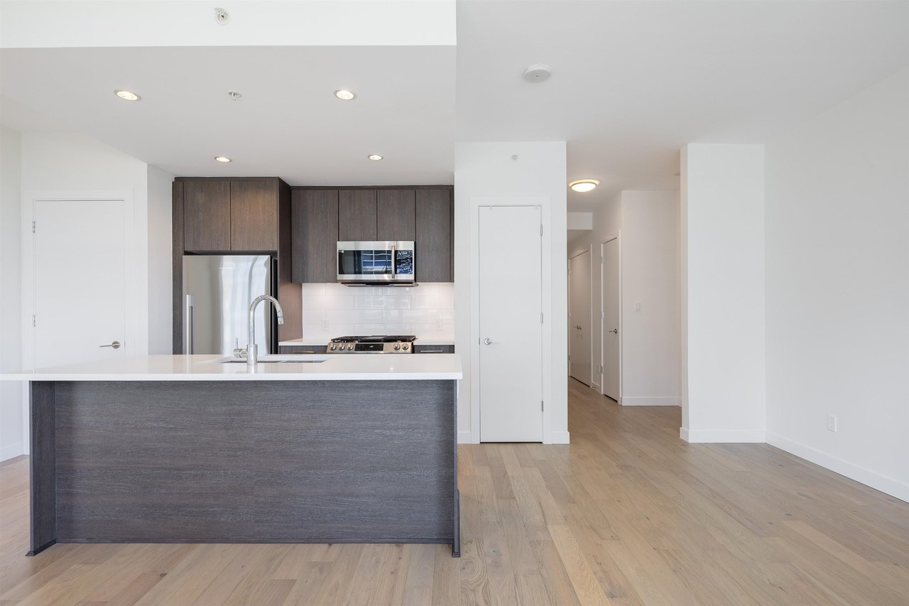 9060 University Cres, #509
