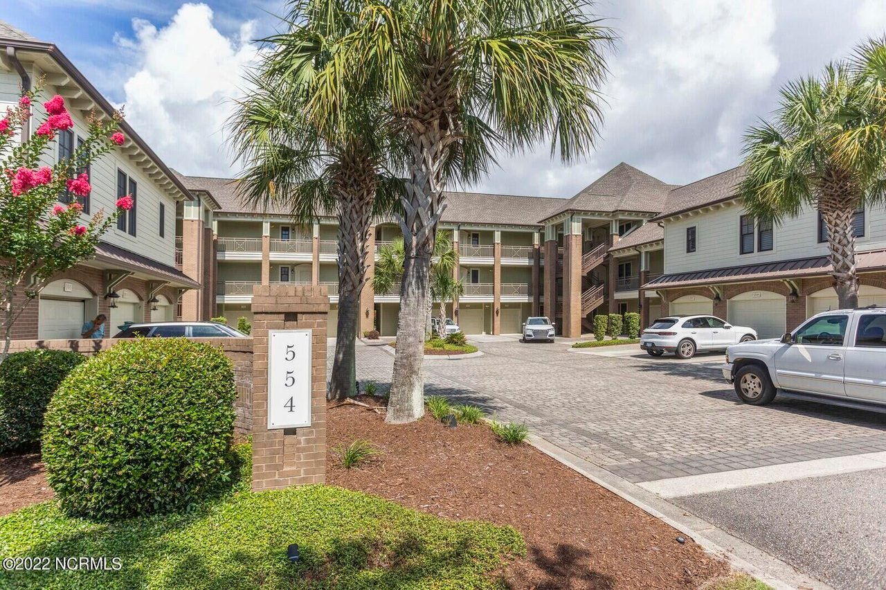 554 Grande Manor Ct 203