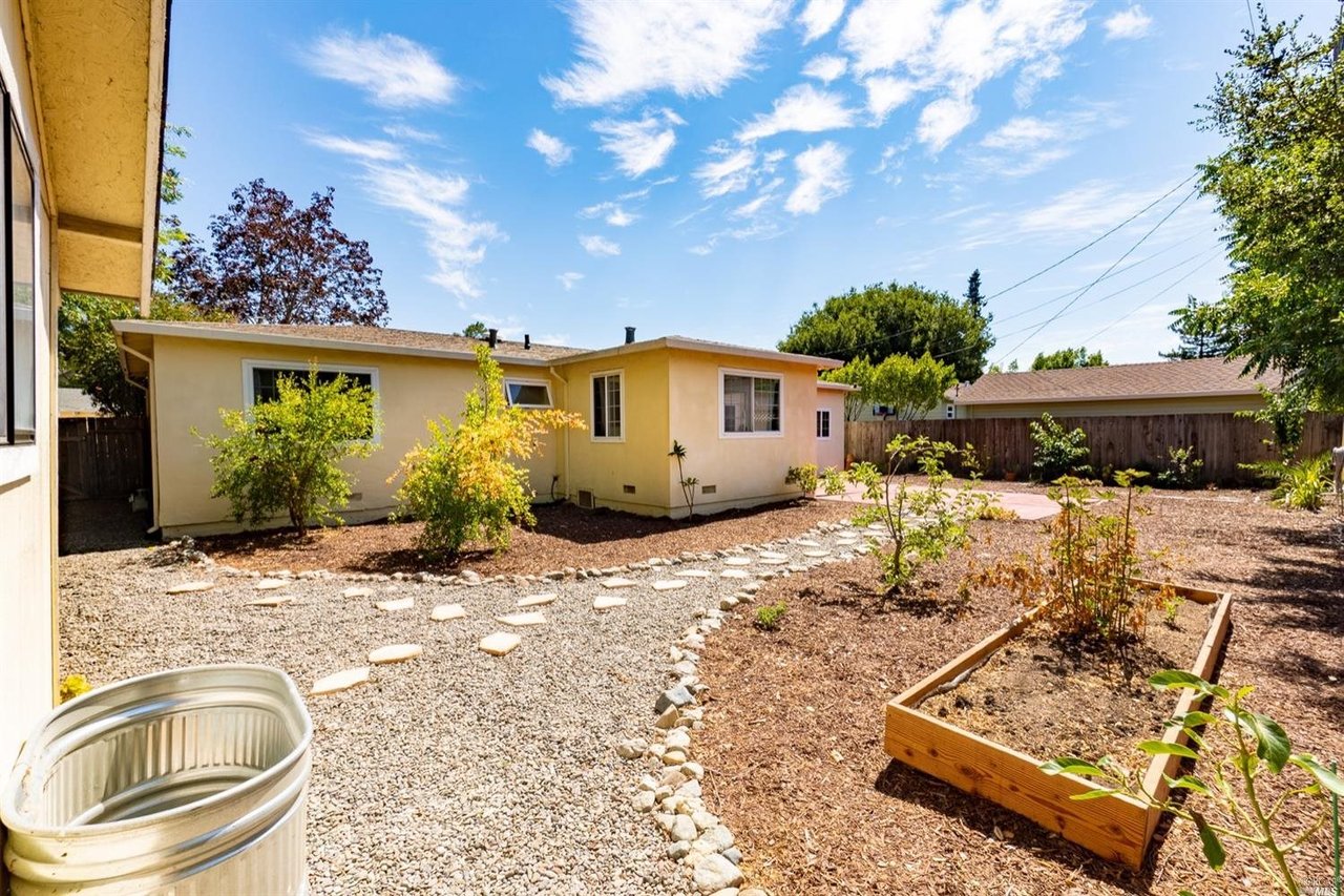 6 Boulevard Ct