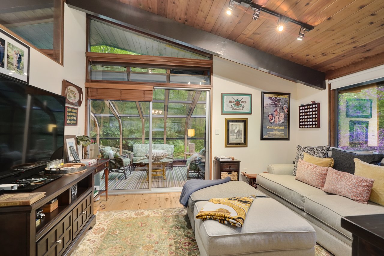 107 Middle Patent Road