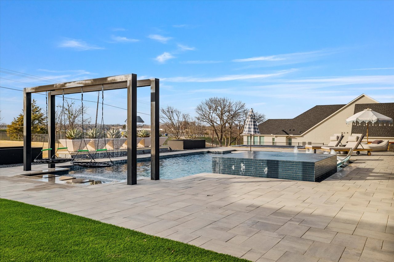 Modern Luxury at 1414 Tucker