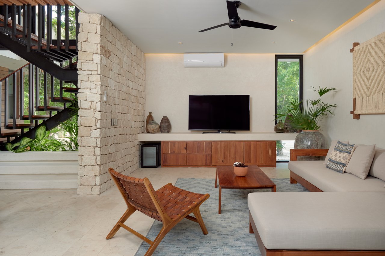 Casa Lydia | 3BR Villa w/ Walk-Out Pool Suite